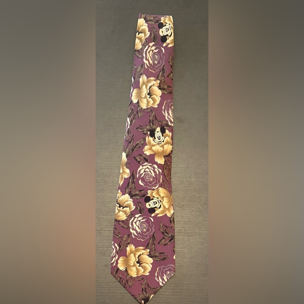 Walt Disney Hidden Mickey Mouse Floral Tie Silk Vintage 
Men’s.